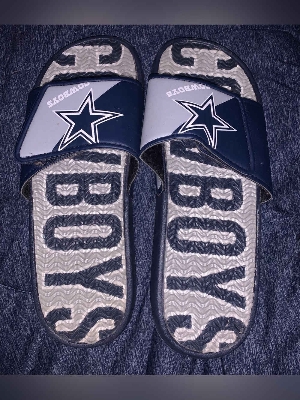 Dallas Cowboys Navy Star Slide Sandals - Team Logo Design. Mens (11-12)
